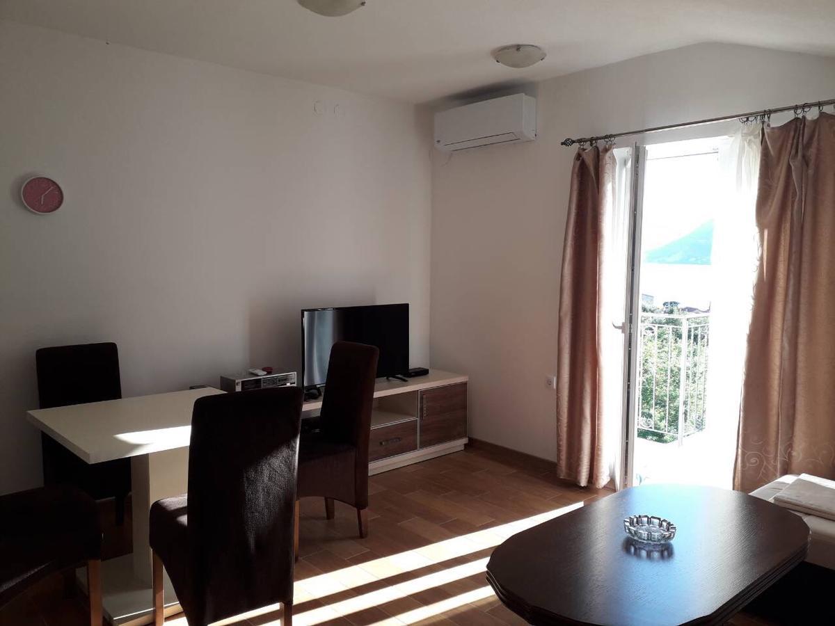 Apartmani Viza Risan Bagian luar foto