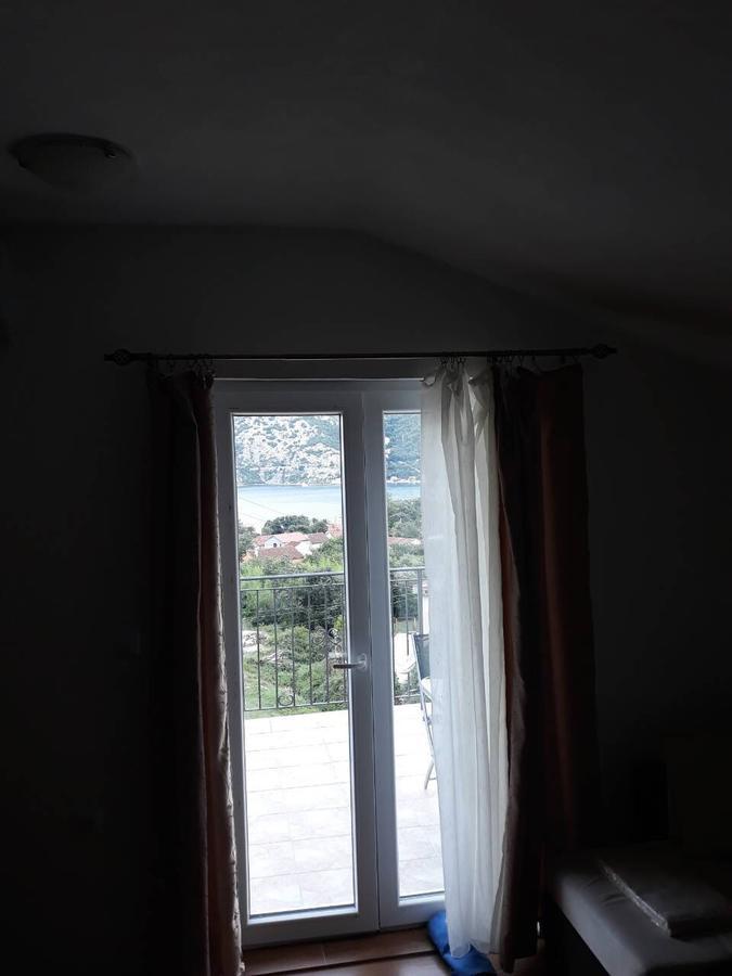 Apartmani Viza Risan Bagian luar foto