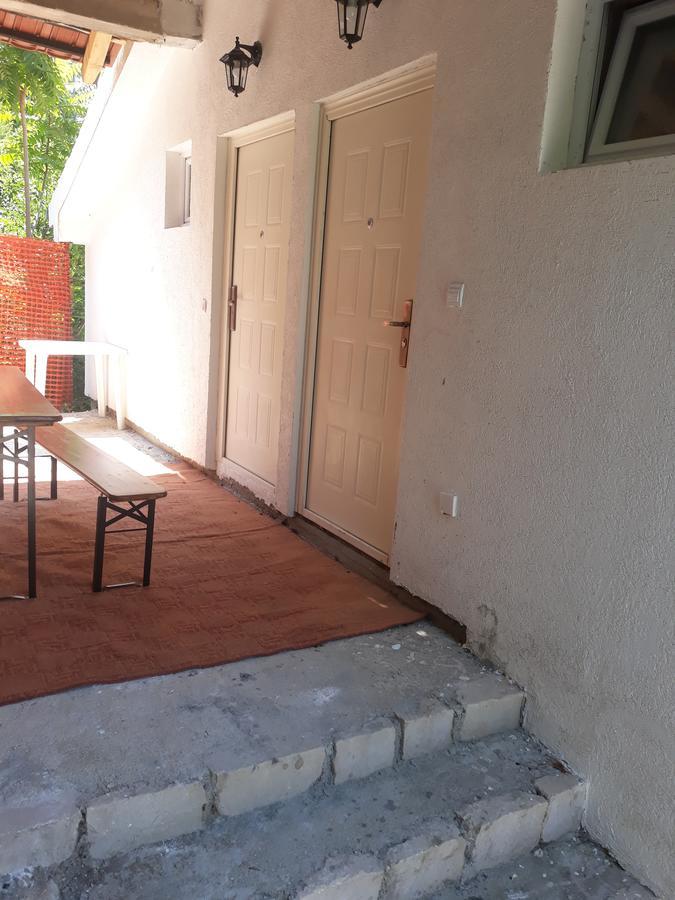 Apartmani Viza Risan Bagian luar foto
